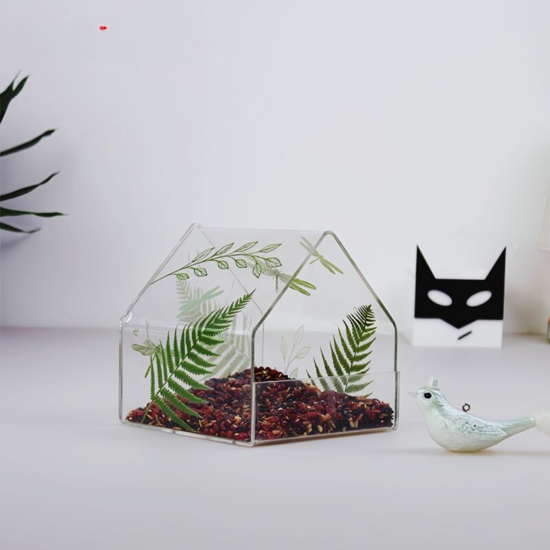 1 Clear View Window Bird Feeder The grass green theme exudes a natural atmosphere